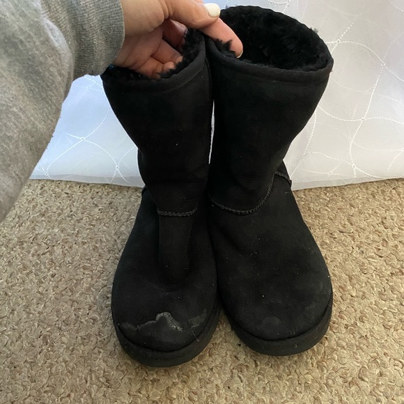 UGGS short black boots - Picture 3 of 4